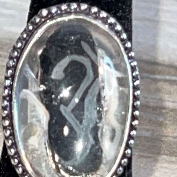 White Topaz Etched Set in 925 Silver Size 6.5 - Picture 6 of 9